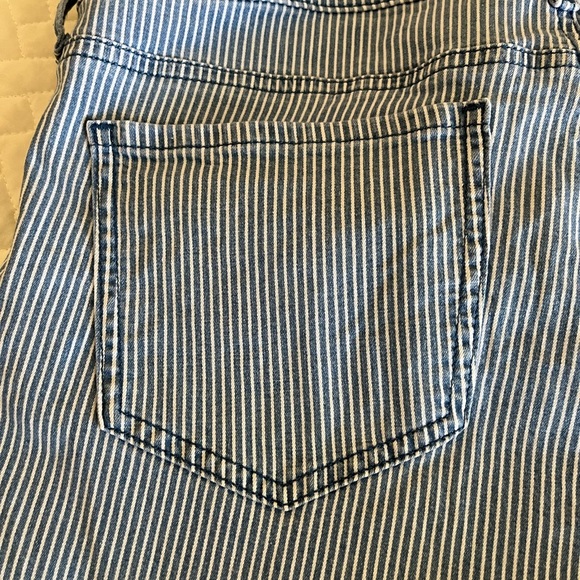 NYDJ Capri Striped Jeans - Picture 4 of 6